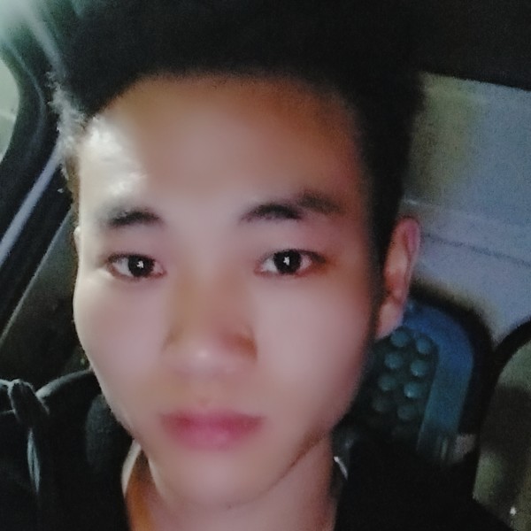 一个人喝闷酒的照片