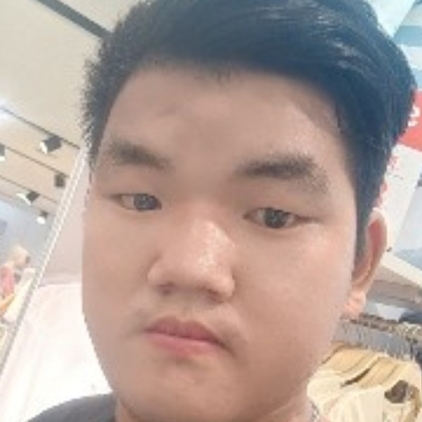 紫萱俊秀的照片