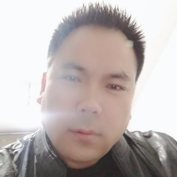 云朵浅吻帅气的照片