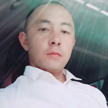 骑着小猪去蹦迪的照片