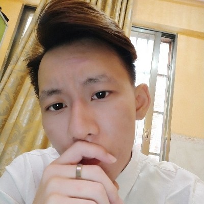 愤怒放弃水杯的照片