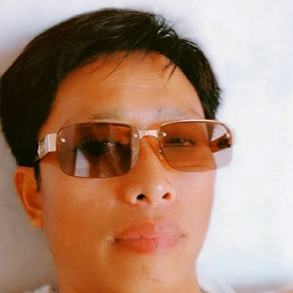 小松鼠苹果的照片