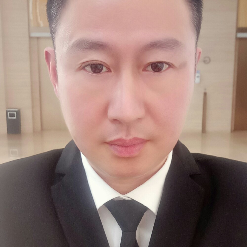 移动的单身的照片