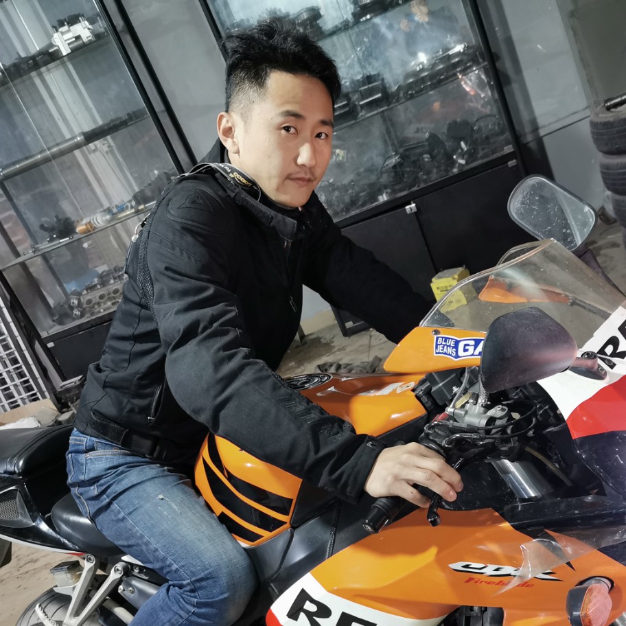 板栗爱恋透彻的照片