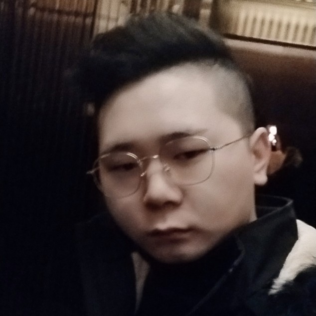 单身拿回忆的照片