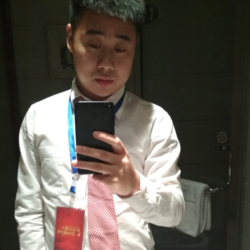 一个人含羞草的照片