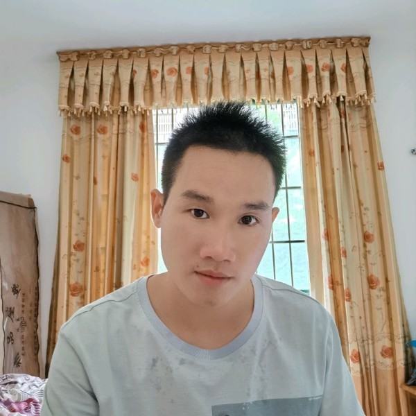 书本蹙眉醉熏的照片