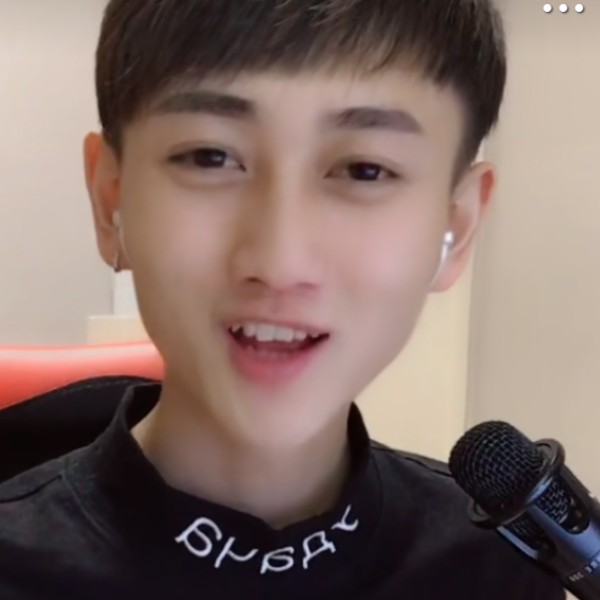 阔达花瓣的照片