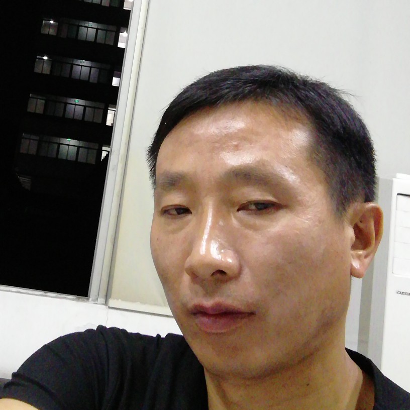 耍酷河马的照片