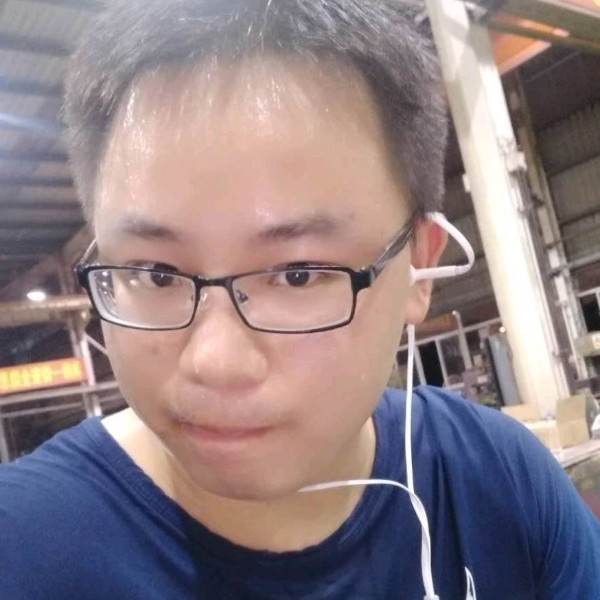 妹妹婀娜多姿的照片