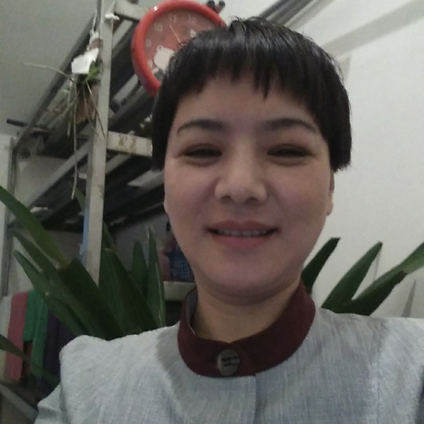 欢呼笑冬日的照片
