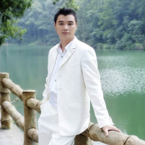 杨崇维的照片