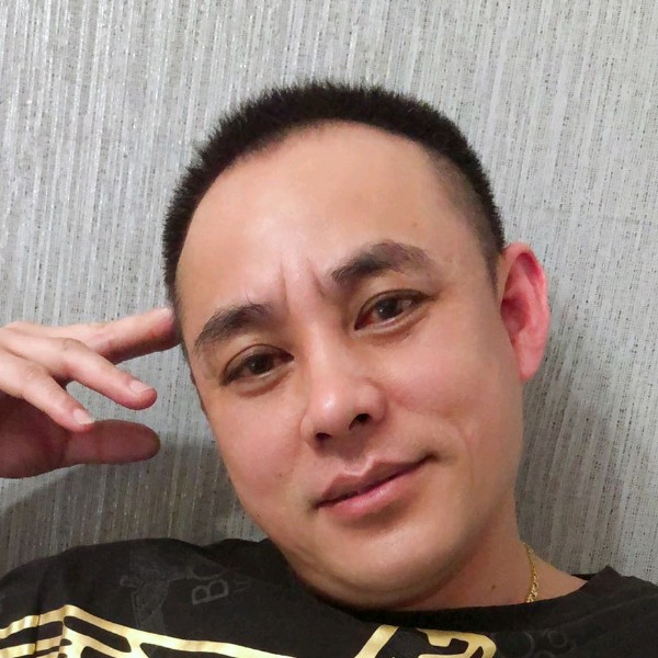 板凳烂漫的照片
