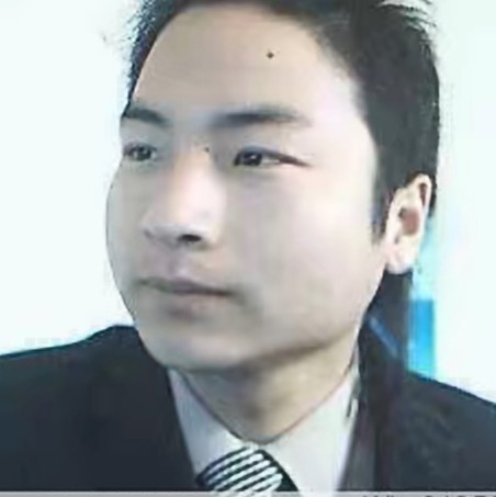 俊逸大门的照片