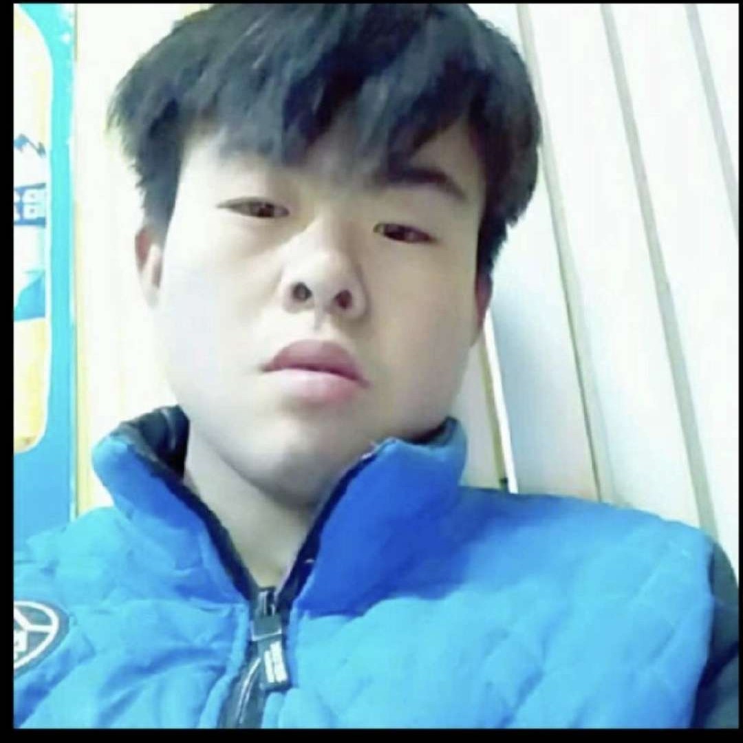 a泰哥哥的照片