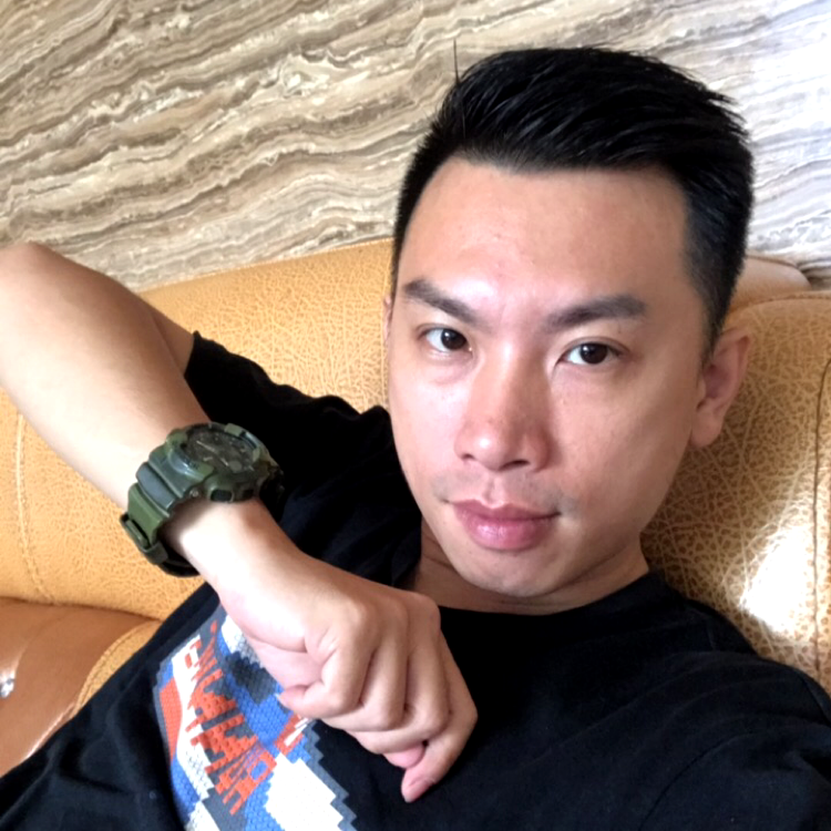 浅陌挽手忧虑的照片