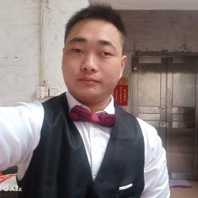 梁志安的照片
