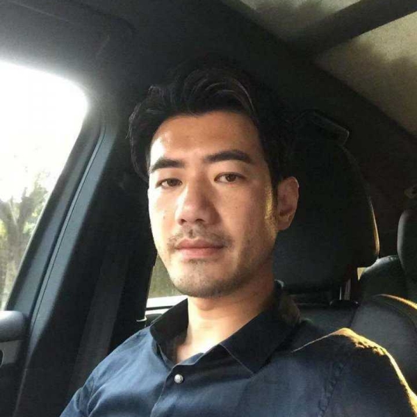 现代踢逐风的照片