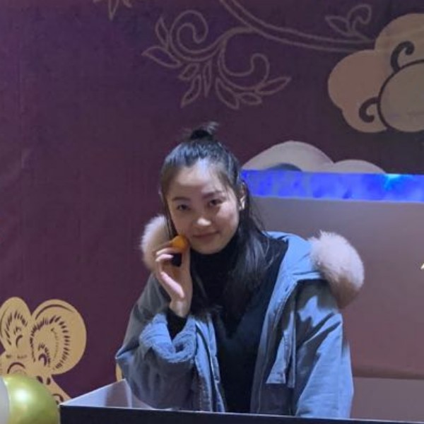 微笑拿有魅力的照片