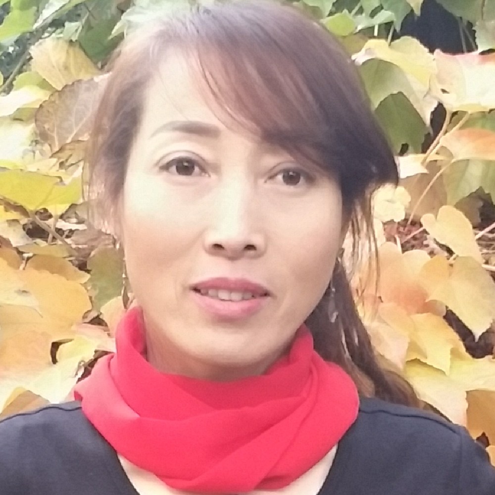 红玫瑰吃醋眯眯眼的照片
