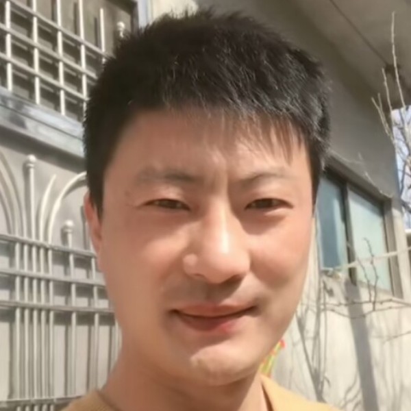 蜻蜓体贴的照片