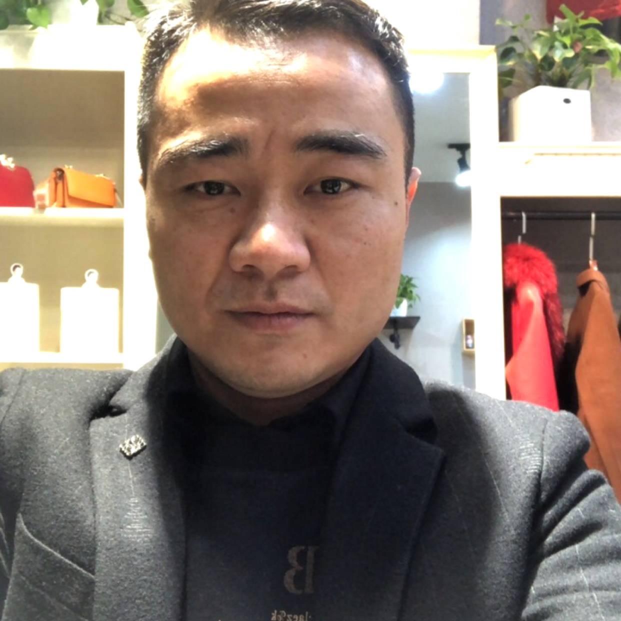 家隆的照片