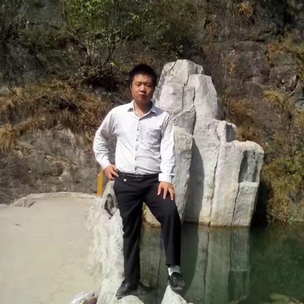 李赟的照片