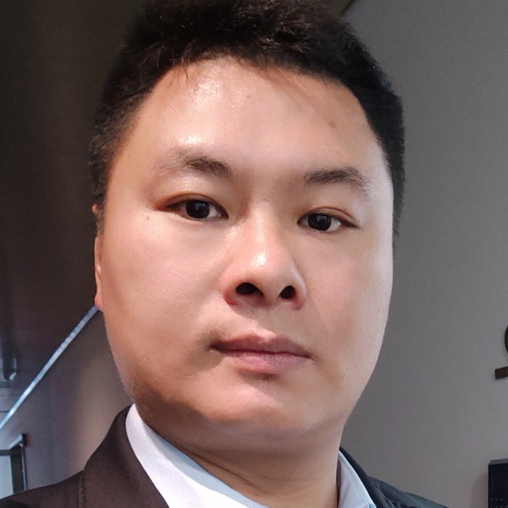 平湖方爱笑的照片