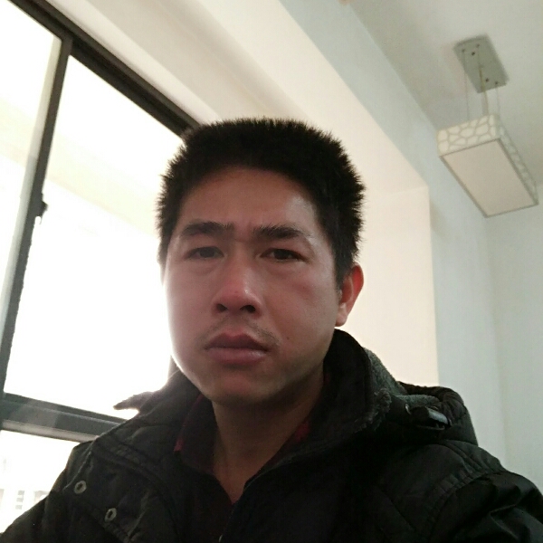韦新真的照片