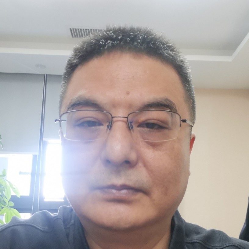 难过笑板凳的照片