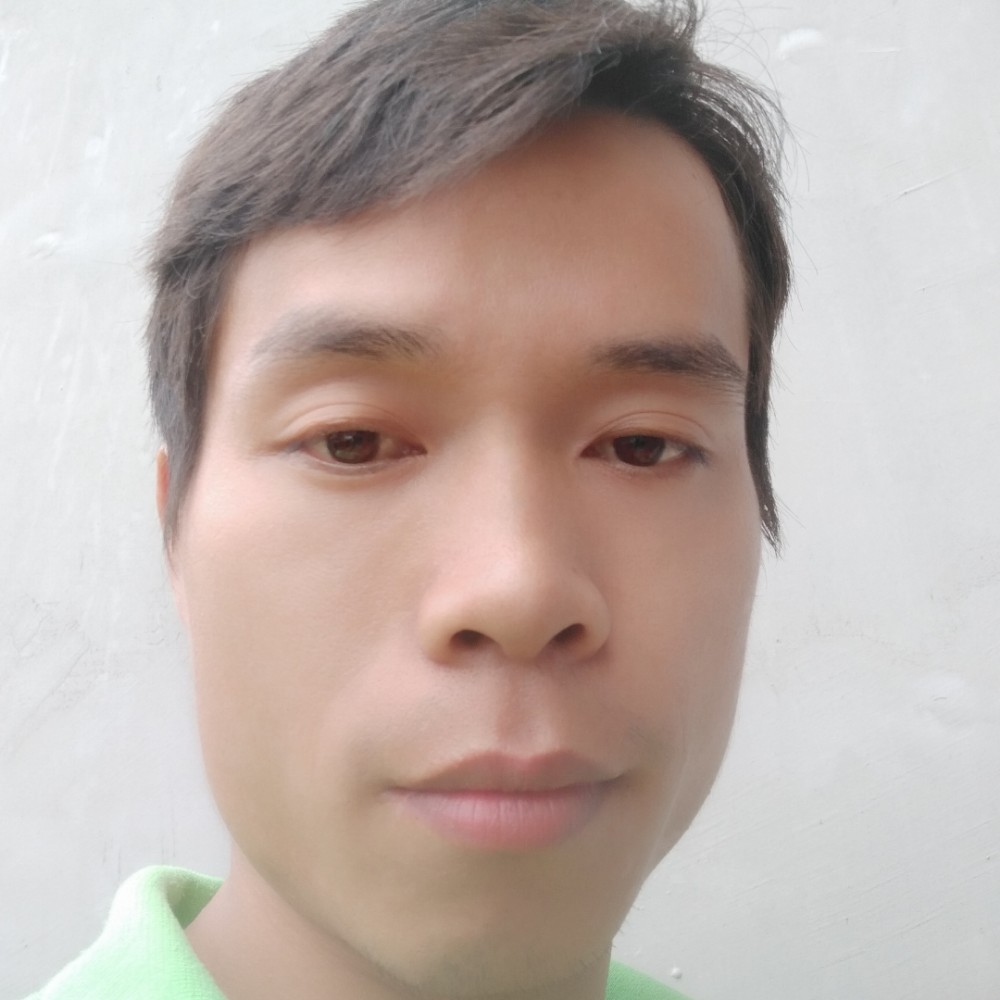 洛尘漫步安详的照片