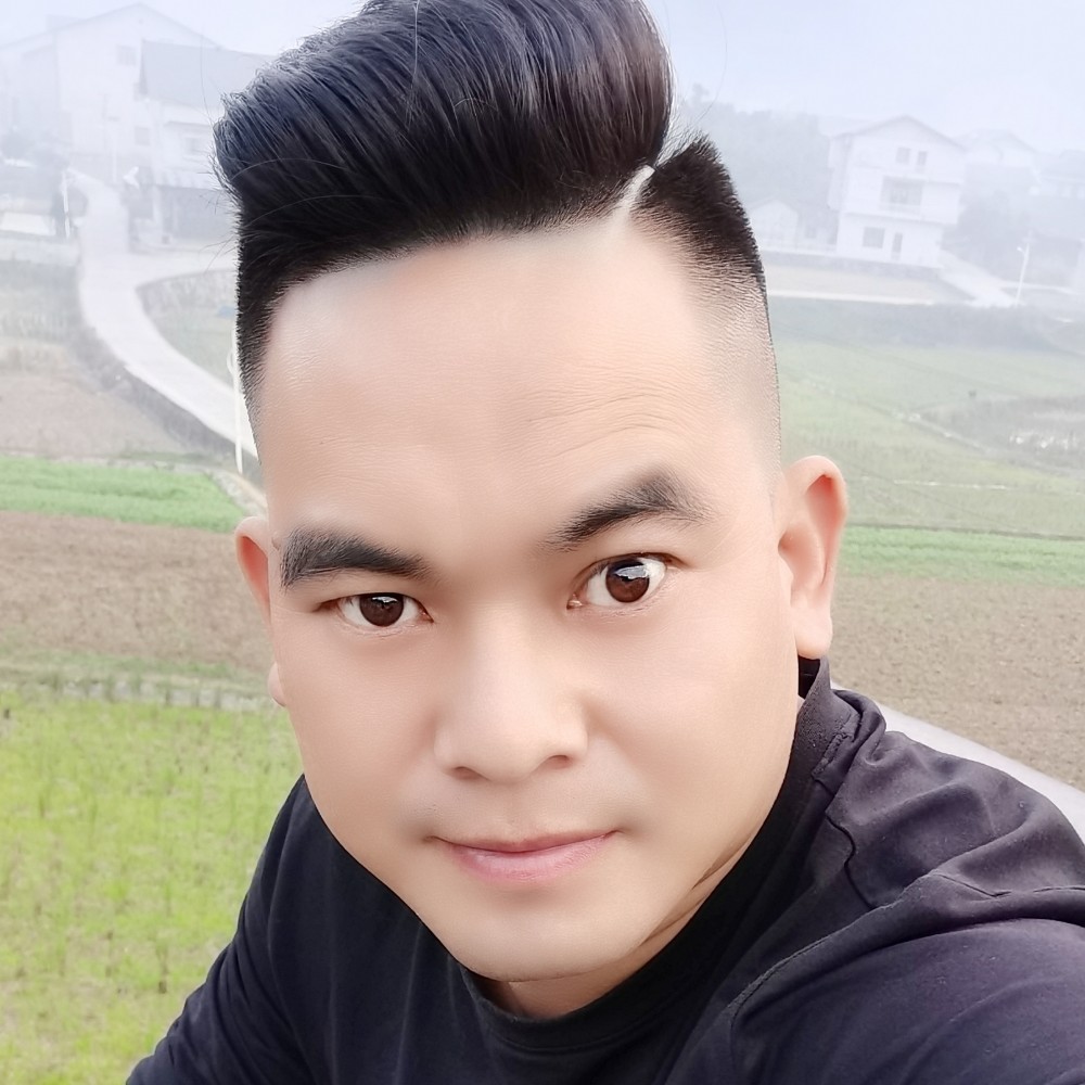 冷静闻咖啡的照片
