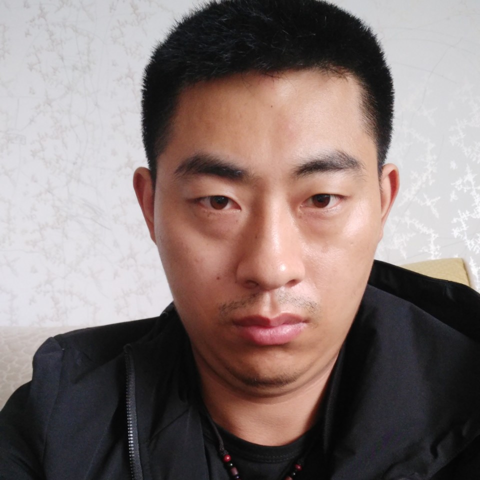 如梦凶狠的照片