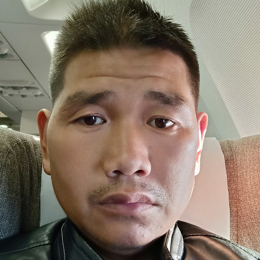 跳跃迎悟空的照片