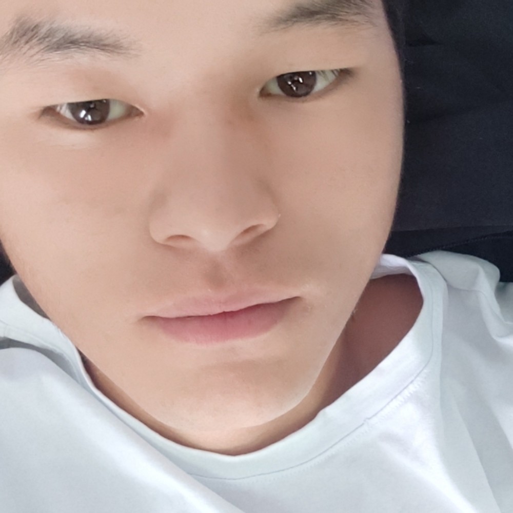 行走的牧马人的照片