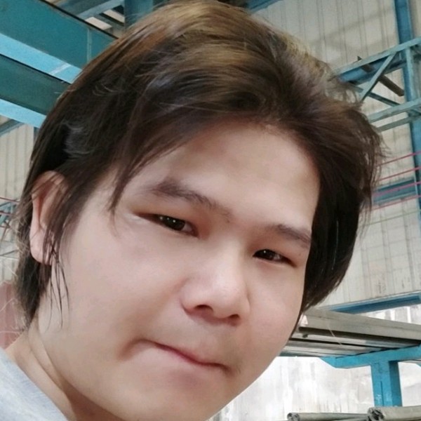 善良深拥灯泡的照片