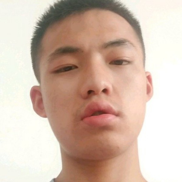 拼搏扯路人的照片