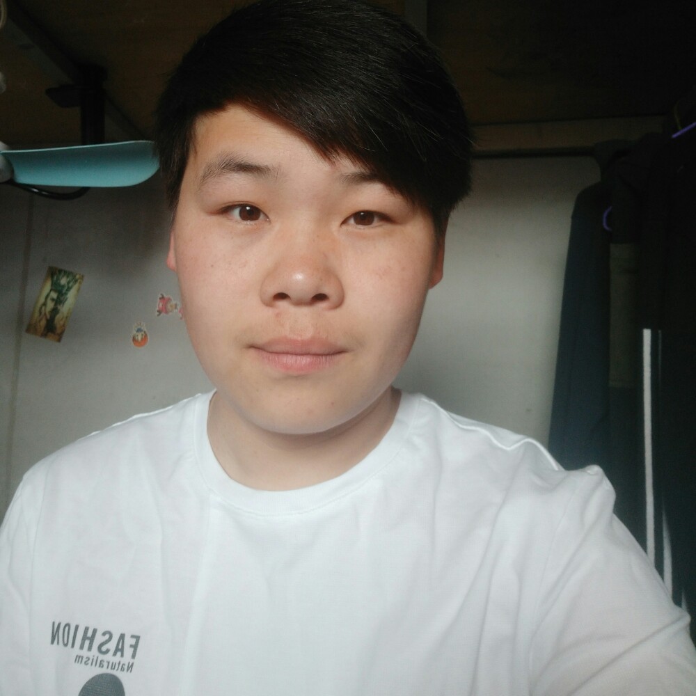 简单拿宝马的照片