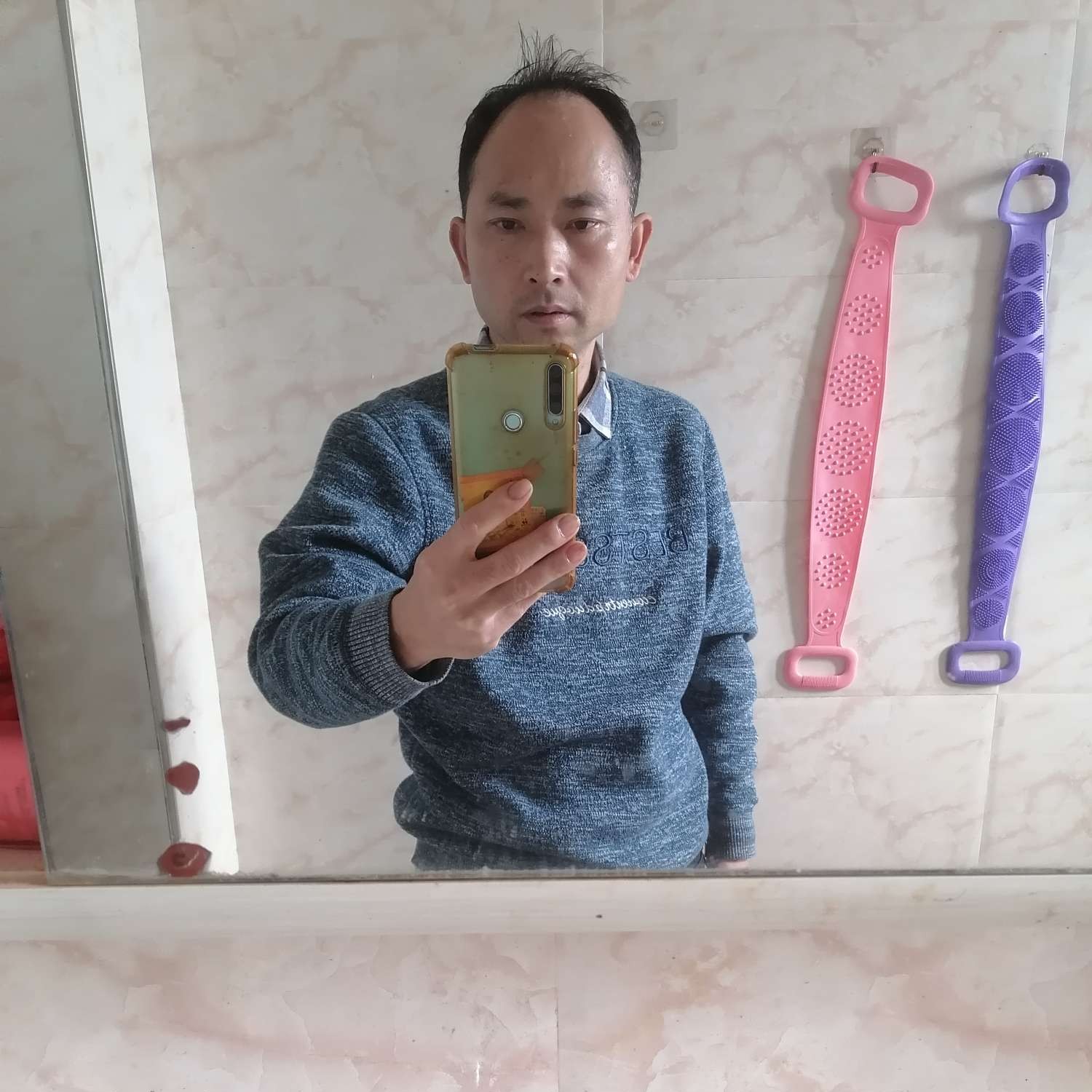 一路火花带闪电的照片