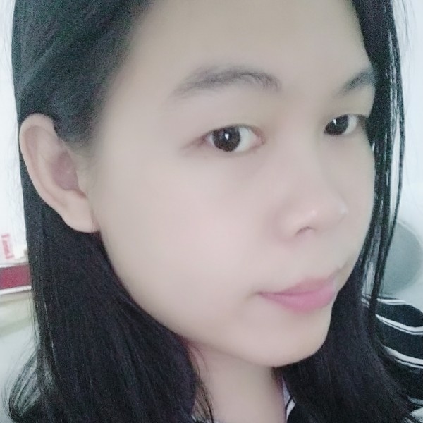 邓嘉欣的照片