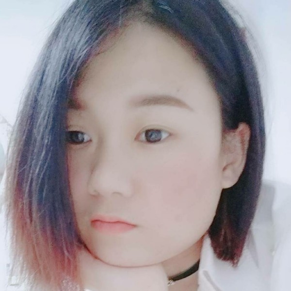 何伟媛的照片
