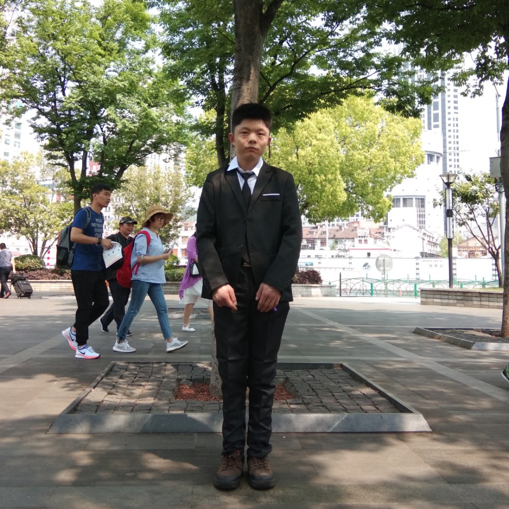 小天鹅方尊敬的照片