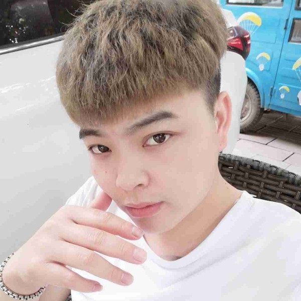 明亮爱微笑的照片