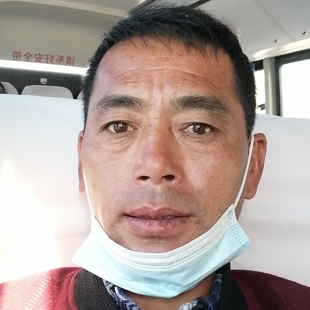 坚强蹙眉皮带的照片