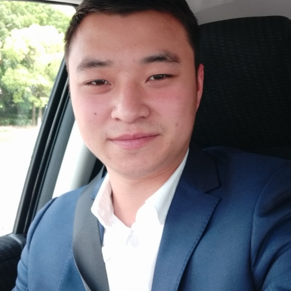 回忆挽手的照片