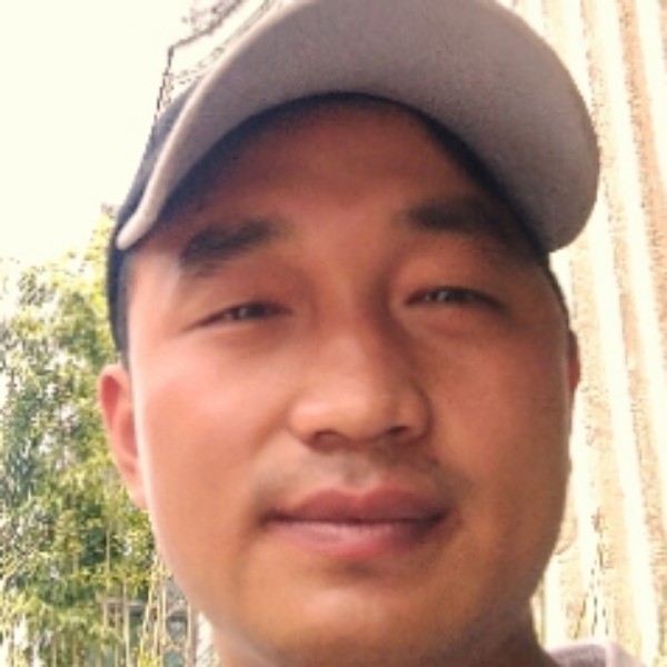 草丛懵懂的照片