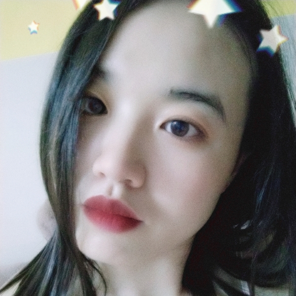 专一浅吻蓝天的照片