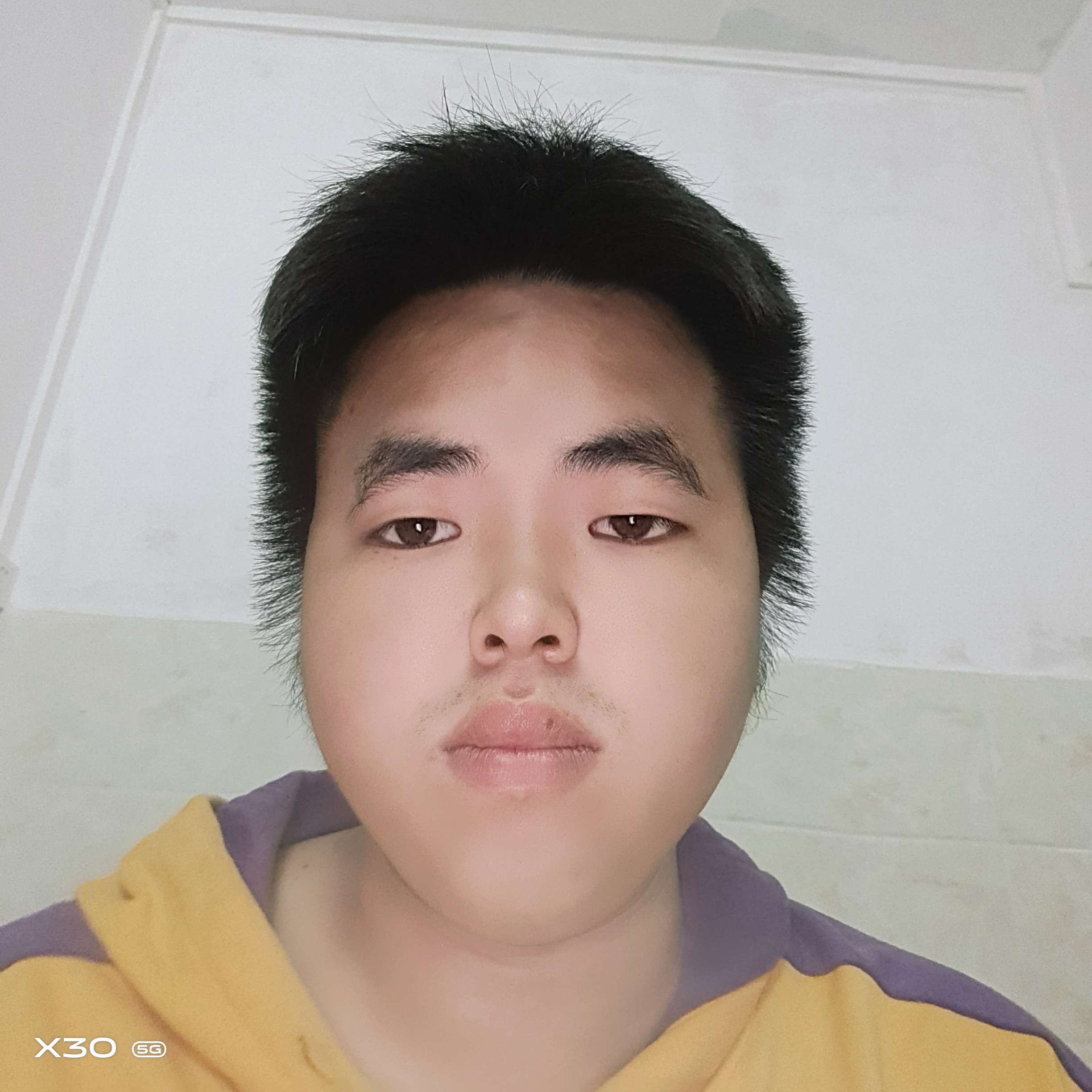 忐忑漫步毛衣的照片