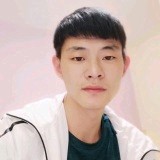 乐观和春华的照片