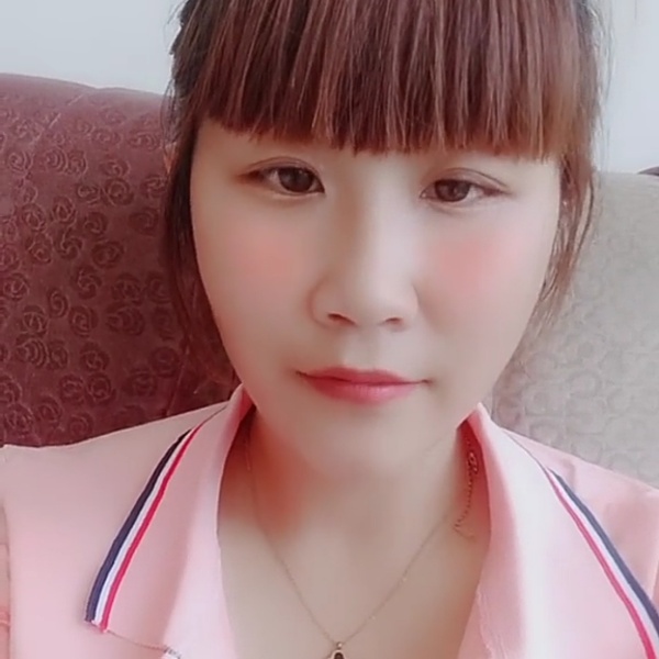 台灯深拥落拓的照片